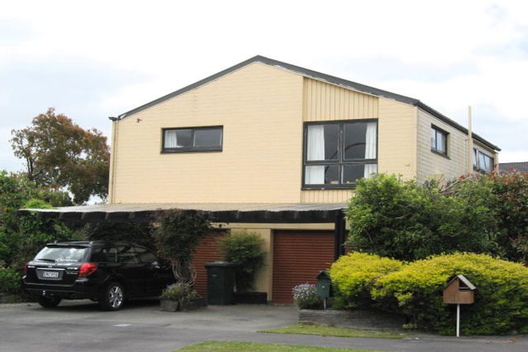 Photo of property in 9 Highfield Place, Avonhead, Christchurch, 8042