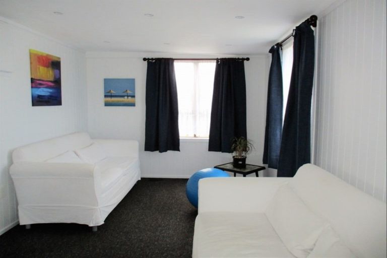 Photo of property in 63 Fox Street, Opunake, 4616