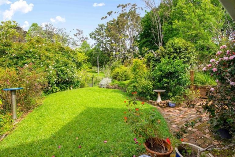 Photo of property in 209 Forest Road, Waiatarua, Auckland, 0612