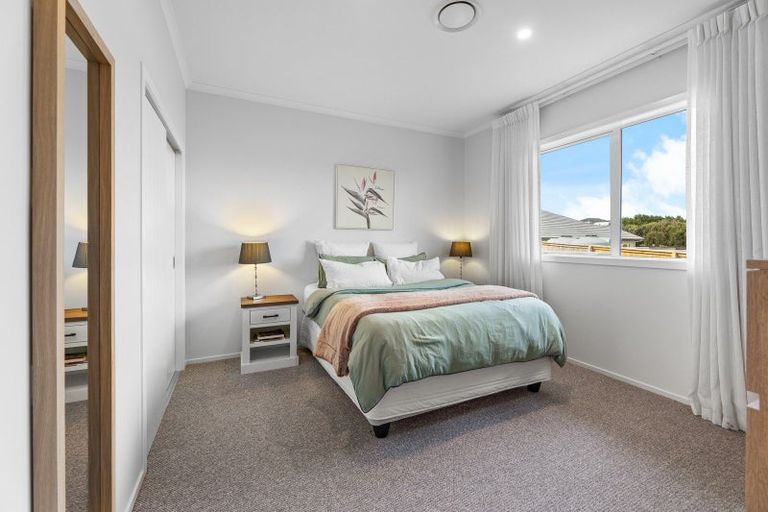 Photo of property in 32 Omahuru Road, Glenbrook, 2681