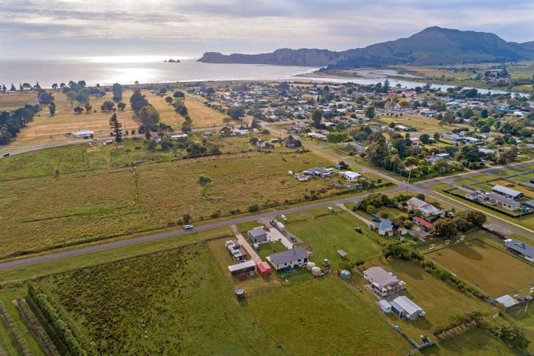 Photo of property in 7 Parkinson Street, Tolaga Bay, 4077