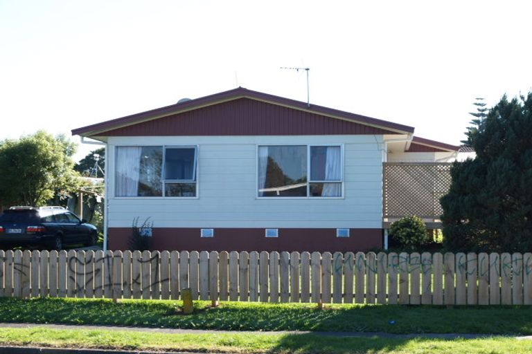 Photo of property in 80 Wickman Way, Mangere East, Auckland, 2024