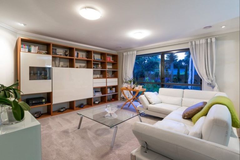 Photo of property in 1 The Ritz, Orewa, 0931