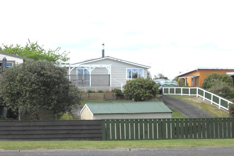 Photo of property in 17 Waitahanui Avenue, Taupo, 3330
