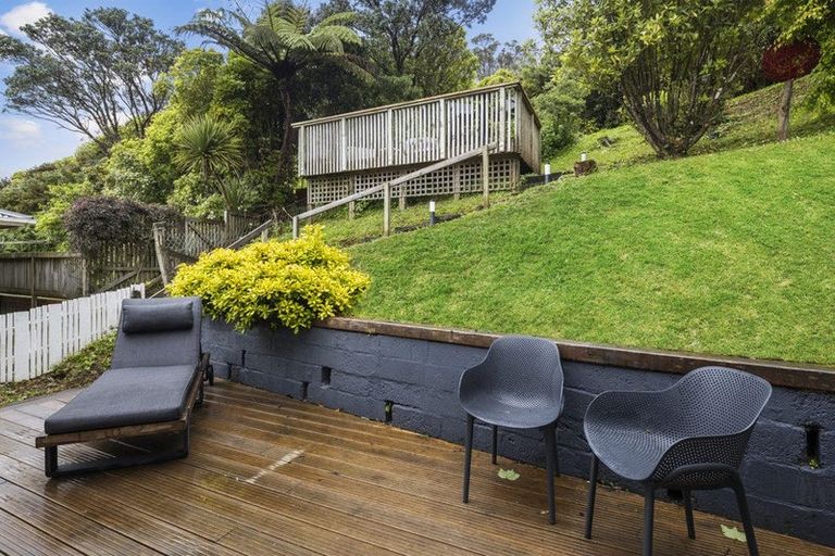 Photo of property in 100 Ruskin Road, Newlands, Wellington, 6037