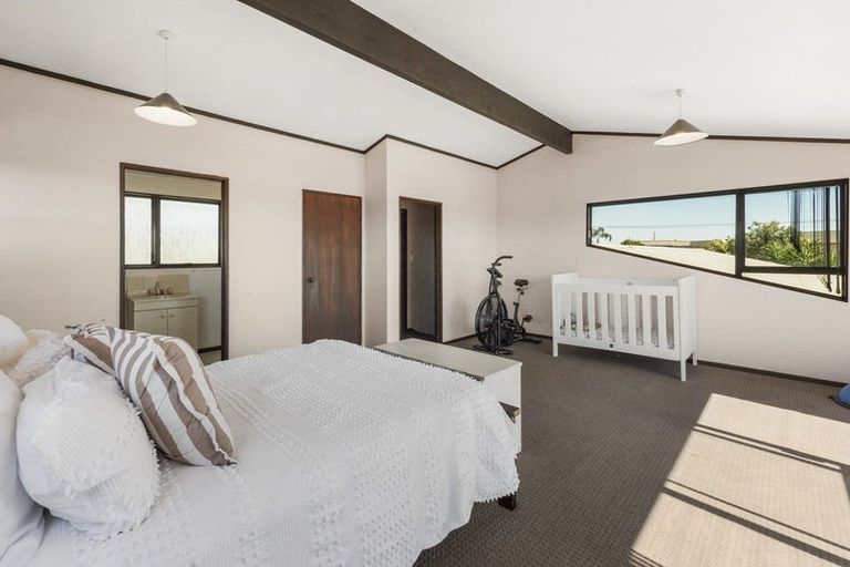 Photo of property in 216 Cambridge Road, Bethlehem, Tauranga, 3110