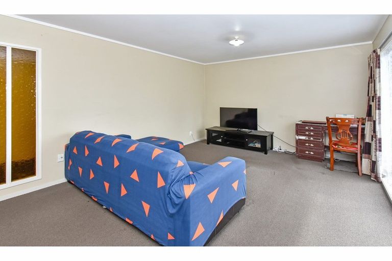 Photo of property in 83b Great South Road, Manurewa, Auckland, 2102