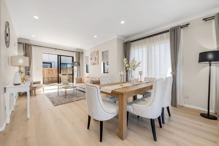 Photo of property in 58 Elevation Street, Flat Bush, Auckland, 2019