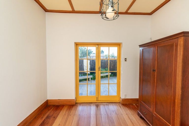 Photo of property in 12 Veronica Street, Brooklyn, Wellington, 6021