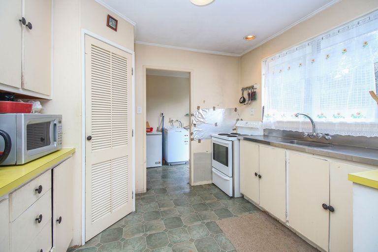 Photo of property in 5 Albemarle Place, Massey, Auckland, 0614