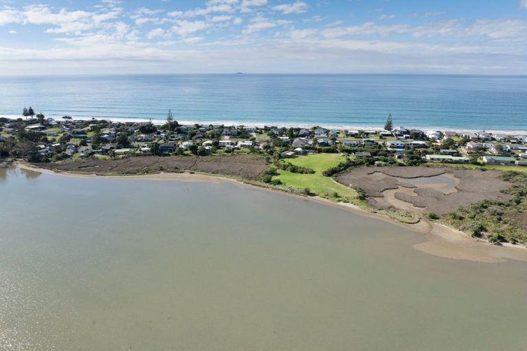 Photo of property in 563 Pukehina Parade, Pukehina, Te Puke, 3189