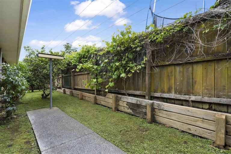 Photo of property in 2/146 Whitford Road, Somerville, Auckland, 2014