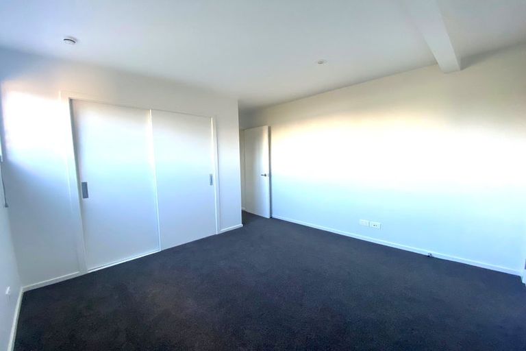 Photo of property in 37 Priscilla Crescent, Kingston, Wellington, 6021