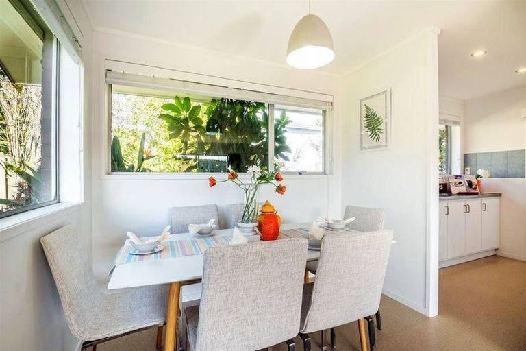 Photo of property in 1/36 Acacia Road, Torbay, Auckland, 0632