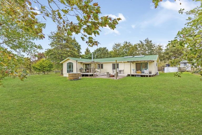 Photo of property in 393 Papakura-clevedon Road, Clevedon, Papakura, 2582