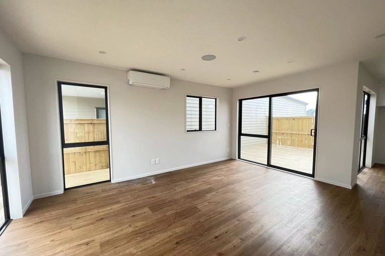 Photo of property in 29 Noeleen Street, Glenfield, Auckland, 0629