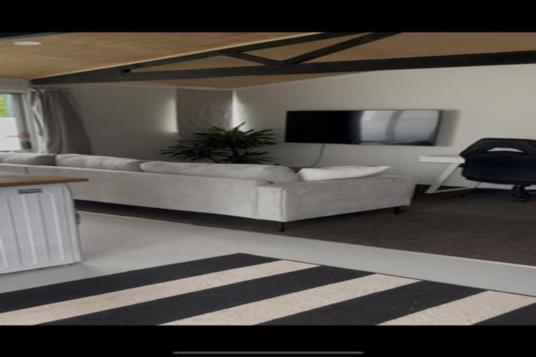 Photo of property in 11 Dellwood Avenue, Henderson, Auckland, 0612