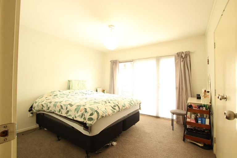 Photo of property in 2/78 Bentley Avenue, Glenfield, Auckland, 0629