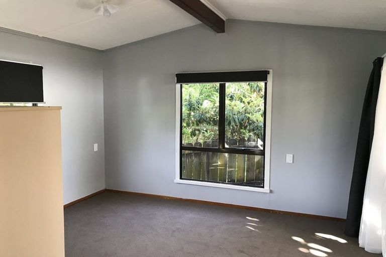 Photo of property in 139 Aviemore Drive, Highland Park, Auckland, 2010