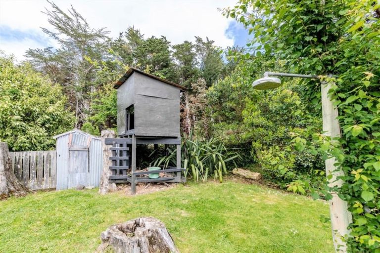 Photo of property in 11 Kiwi Avenue, Waikuku Beach, 7473