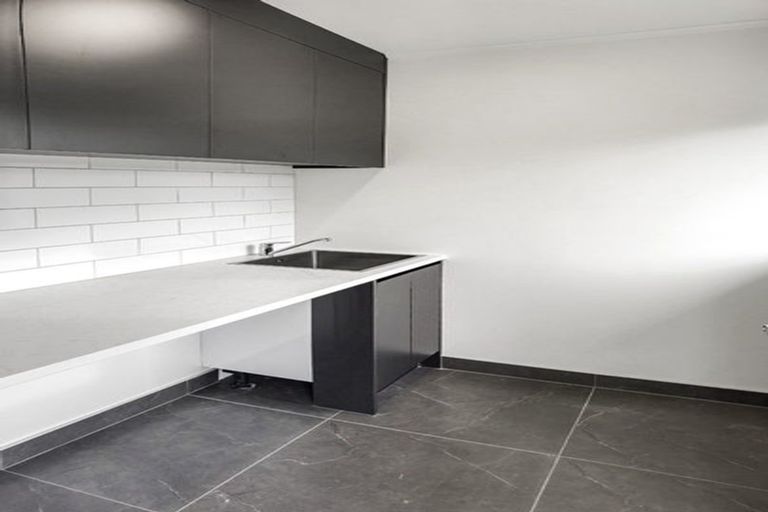 Photo of property in 27 Marsh Avenue, Forrest Hill, Auckland, 0620