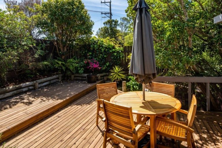 Photo of property in 30 Seaview Road, Paremata, Porirua, 5024