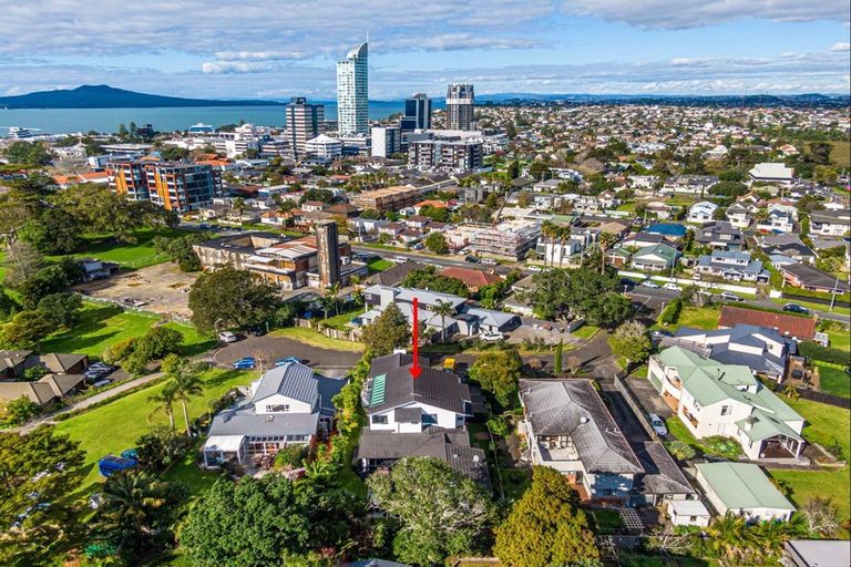 Photo of property in 10 Ander Place, Takapuna, Auckland, 0622