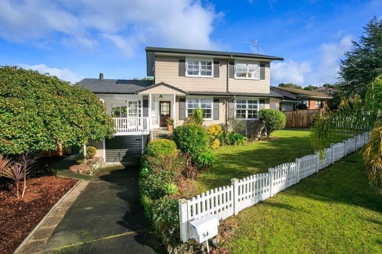 Photo of property in 54 Normanton Street, Glenfield, Auckland, 0629