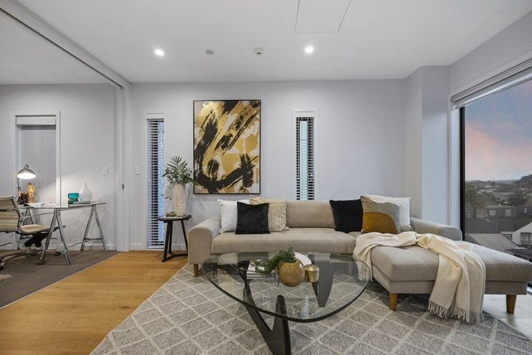 Photo of property in Frank Sargeson Apts, 401/74 Anzac Street, Takapuna, Auckland, 0622