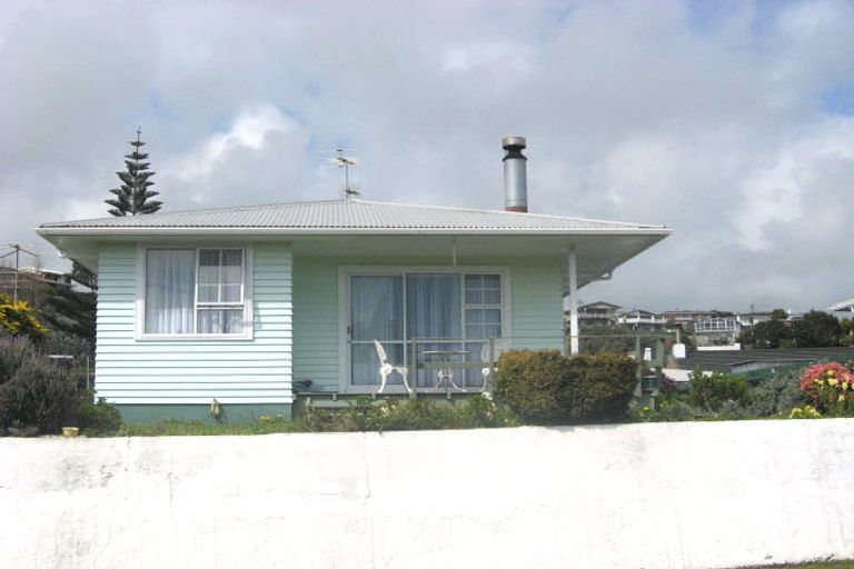 Photo of property in 4 Eton Place, Spotswood, New Plymouth, 4310
