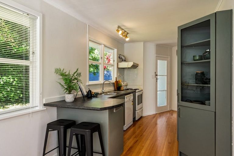 Photo of property in 61 Beazley Avenue, Paparangi, Wellington, 6037