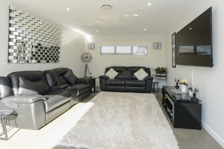 Photo of property in 80 Orotu Drive, Poraiti, Napier, 4112