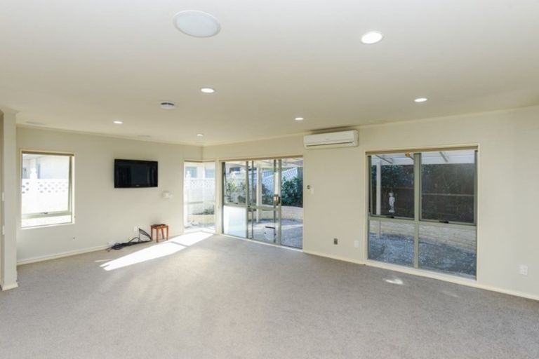 Photo of property in 1/217 Mcleod Street, Camberley, Hastings, 4120