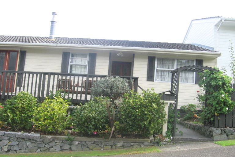 Photo of property in 1 Aspen Grove, Maungaraki, Lower Hutt, 5010