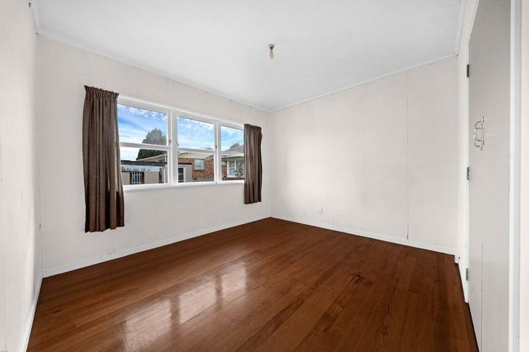 Photo of property in 2/62 Great South Road, Papakura, 2110