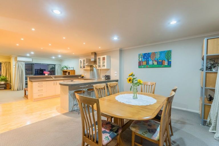 Photo of property in Te Kakariki Apartments, 5/5 Wellington Road, Paekakariki, 5034