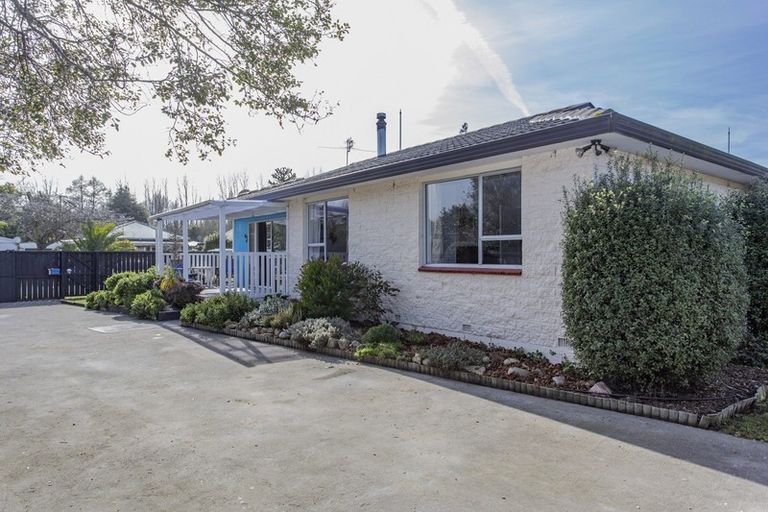 Photo of property in 3 Mckenzie Place, Waikuku Beach, 7402