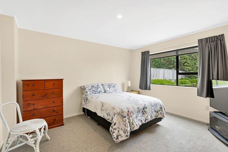 Photo of property in 10 Napier Grove, Waikanae Beach, Waikanae, 5036