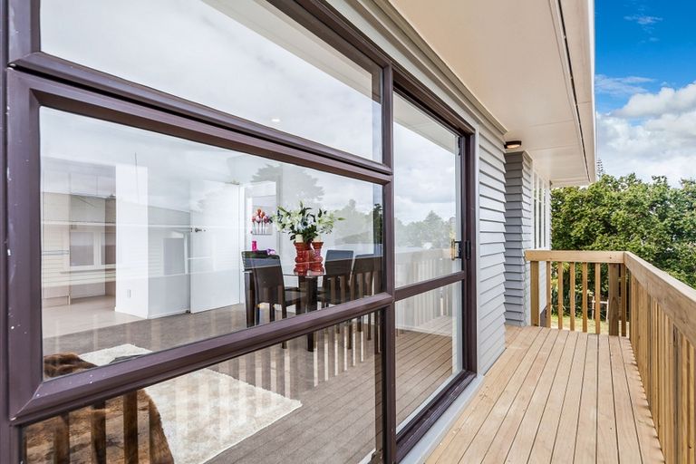 Photo of property in 22 Sylvan Crescent, Te Atatu South, Auckland, 0610