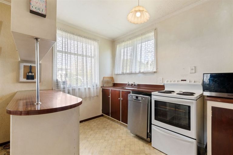 Photo of property in 318 Swanson Road, Henderson, Auckland, 0610