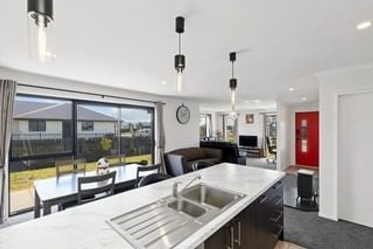 Photo of property in 32 Selfe Crescent, Burwood, Christchurch, 8083