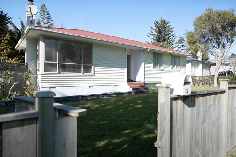Photo of property in 14 Eden Street, Mangere East, Auckland, 2024