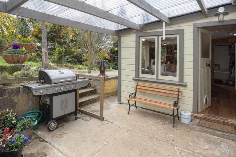 Photo of property in 16 Wellington Street, Enfield, Oamaru, 9491