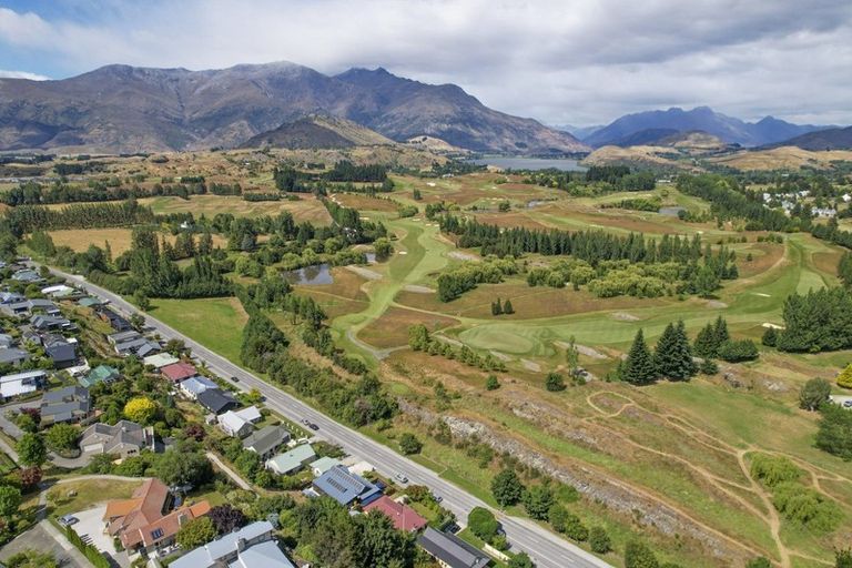 Photo of property in 41 Mcdonnell Road, Arrowtown, 9302