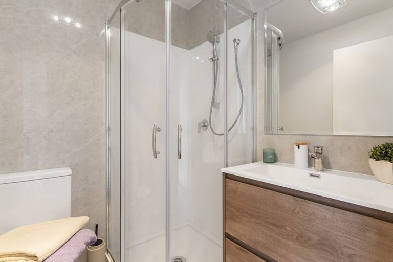 Photo of property in 13 Paetai Lane, Te Atatu Peninsula, 0610