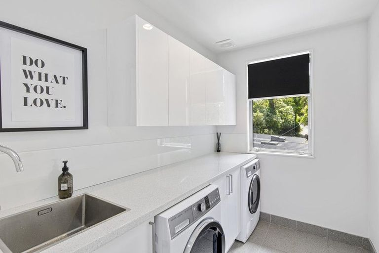 Photo of property in 43a Poto Road, Normandale, Lower Hutt, 5010