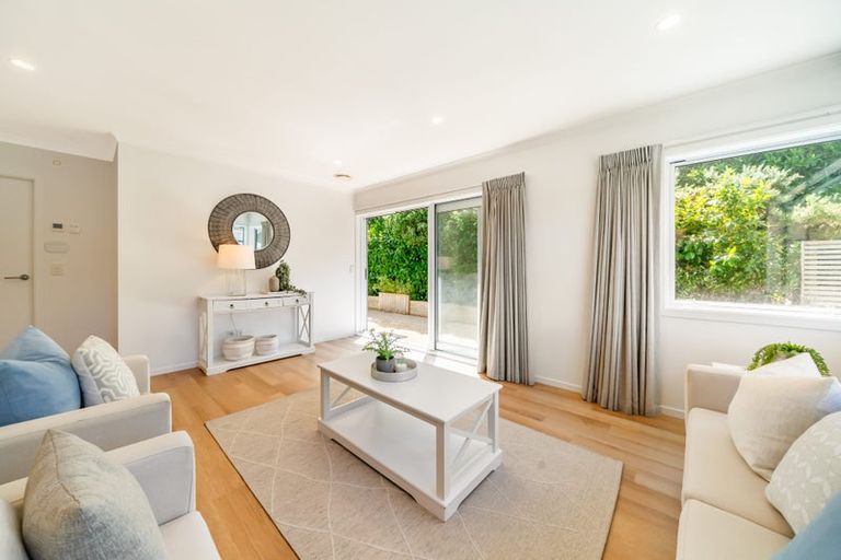 Photo of property in 26 Rarangi Way, Owhiro Bay, Wellington, 6023