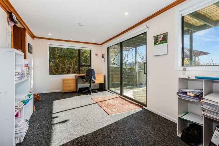 Photo of property in 22 Hicks Close, Whitby, Porirua, 5024