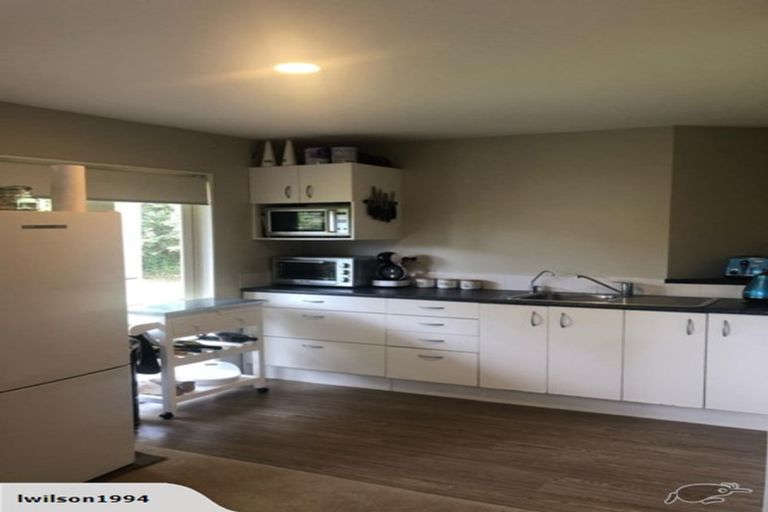 Photo of property in 4 Ellangowan Road, Waiake, Auckland, 0630