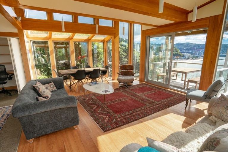 Photo of property in 300b Oriental Parade, Oriental Bay, Wellington, 6011